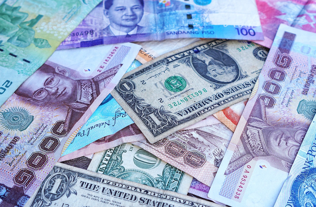 USA setzen Baht auf Beobachtungsliste