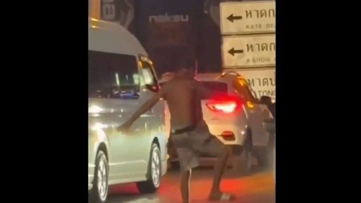 Betrunkener Tourist tanzt im Straßenverkehr – Festnahme!