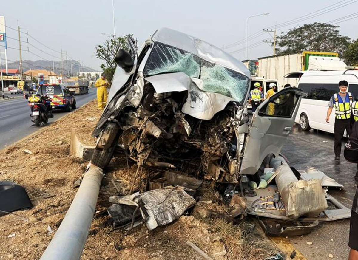 Erschöpfter Fahrer: Kleinbus-Crash vor Thailand-Wahl