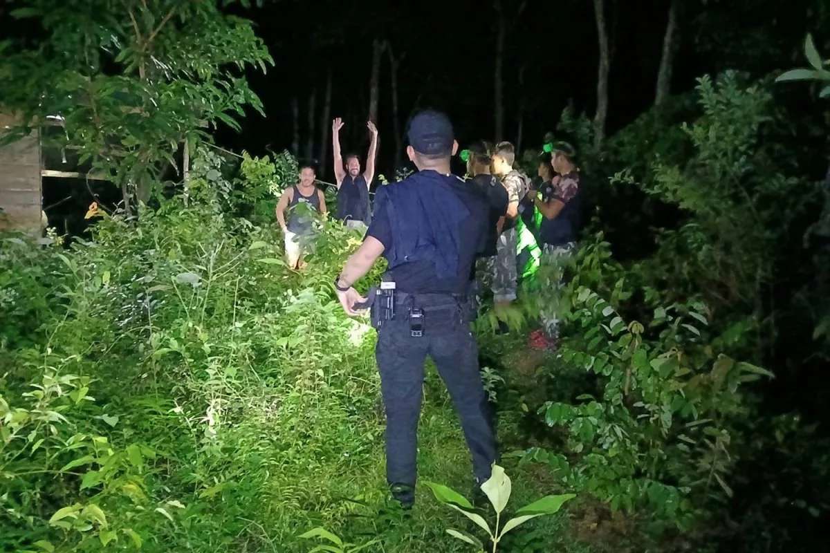 Touristen im Dschungel von Koh Phangan gerettet