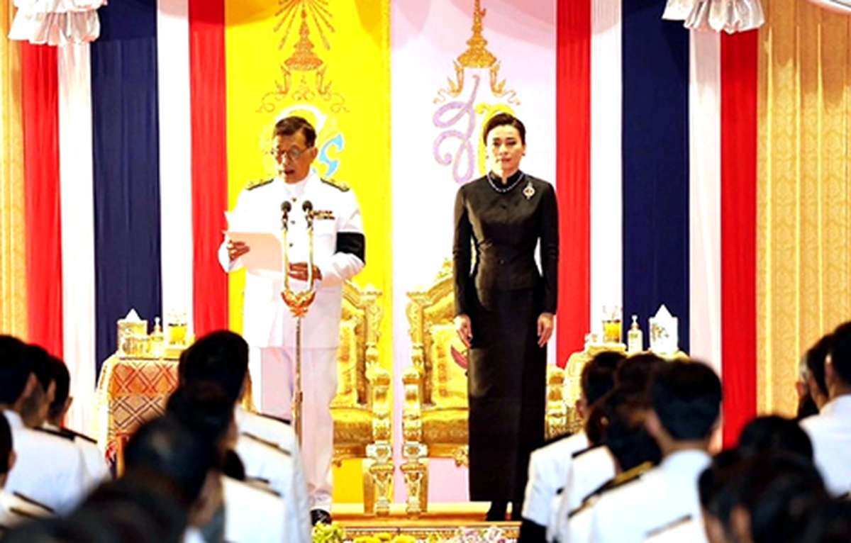 König eröffnet neues Parlament in Thailand