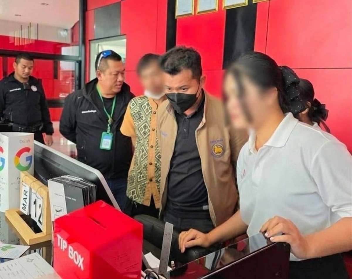 Russe fliegt mit illegalem Hotel in Phuket auf