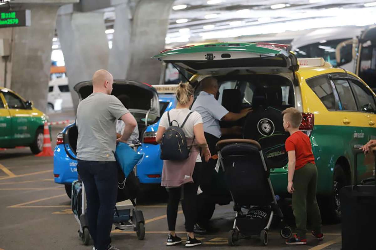 Spritmangel am Suvarnabhumi: Tausende Taxis fehlen