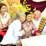 Thailand verschärft Kontrollen bei Thai-Ausländischen Eheschließungen Thailänderin heiratet zwei Österreicher