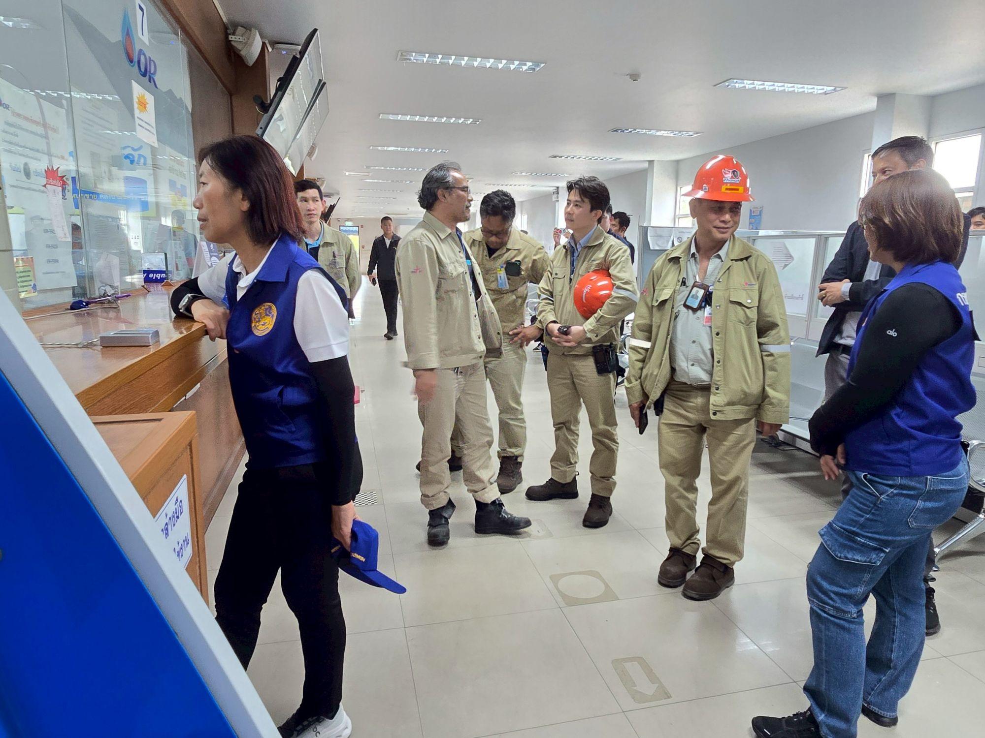 Sprit-Ansturm: Tankstellen in Chonburi laufen leer