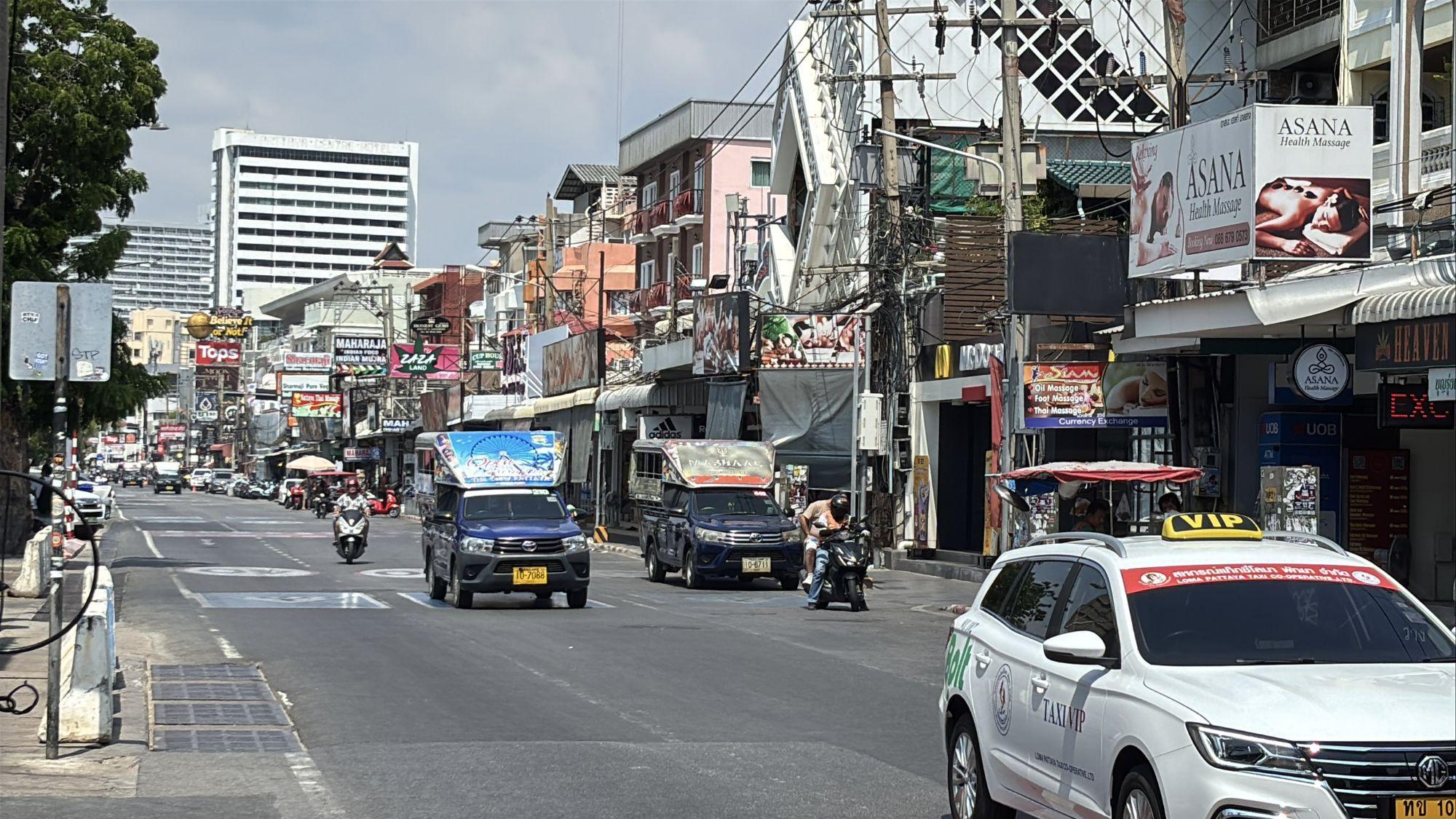 Gewalt in Pattaya: Mob jagt Angreifer (Video)