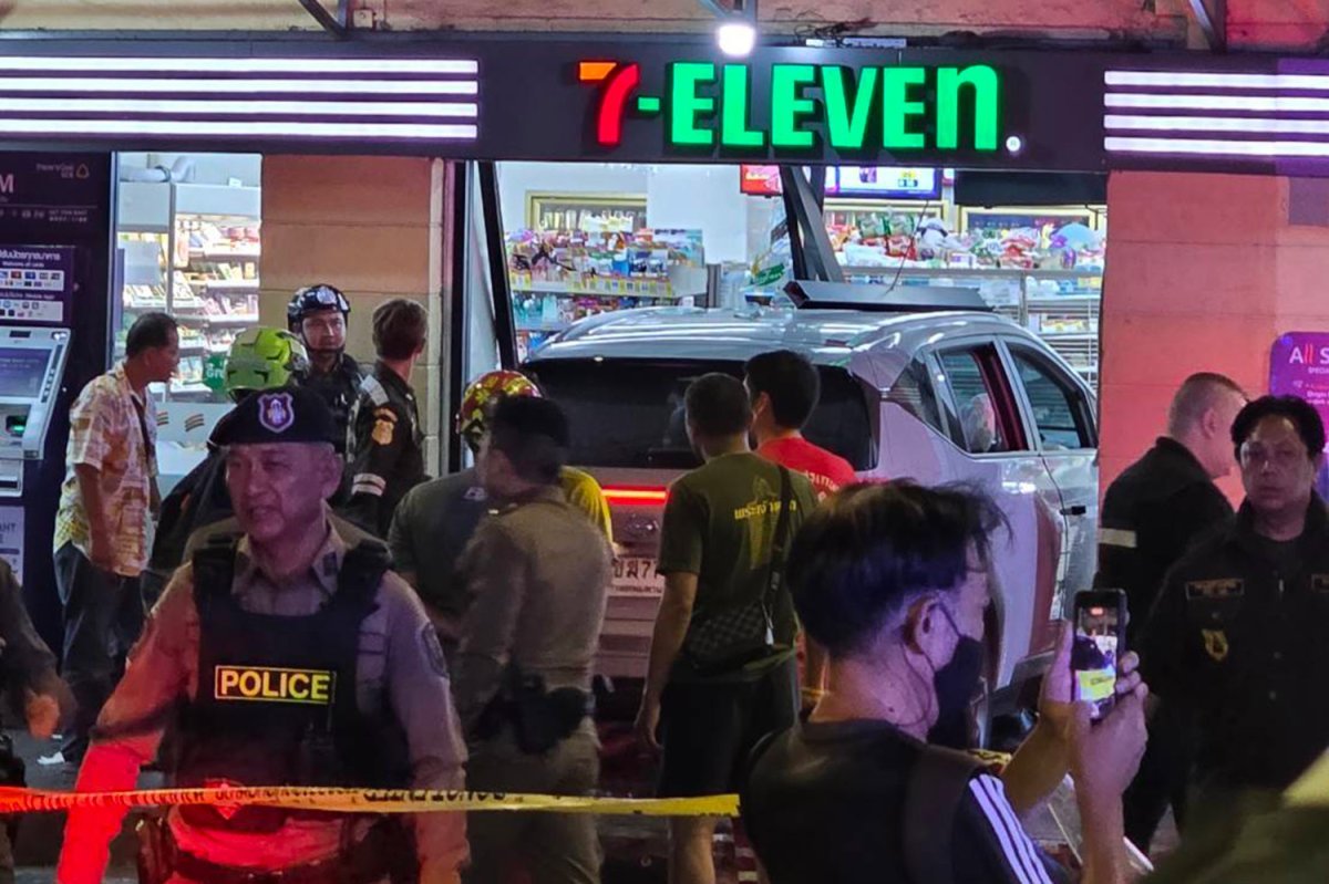 Bangkok: Frau rast in 7-Eleven – 8 Verletzte, auch deutsche Touristen