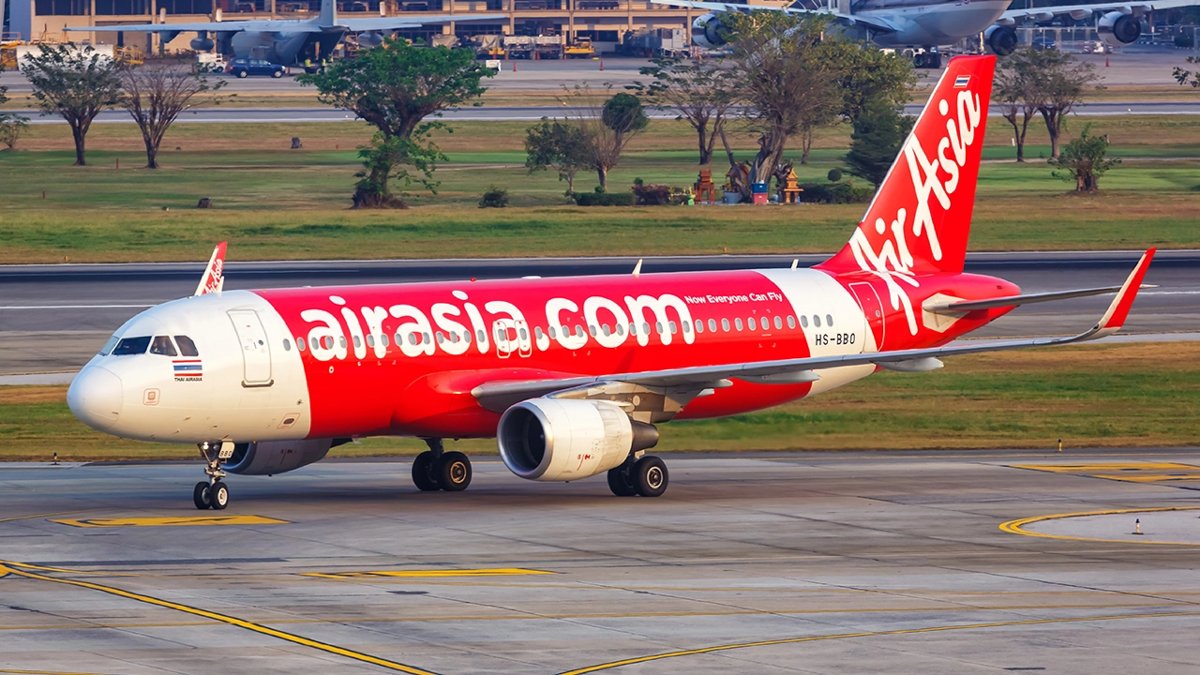Schock für Urlauber! Thai AirAsia streicht fast jeden dritten Flug.