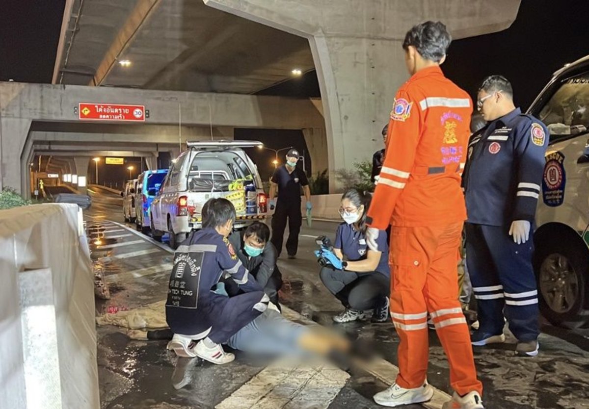 Zwei Menschen sterben bei Unfall mit Polizeipickup in Nonthaburi