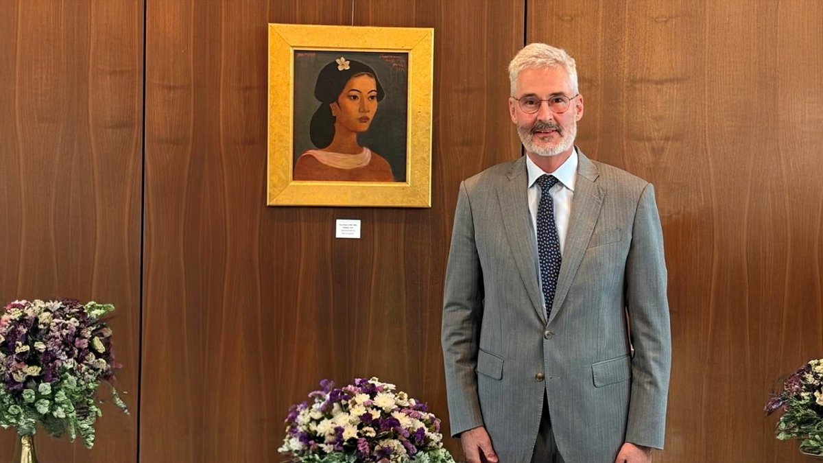 Exklusive Ausstellung: Schweizer Botschafter zeigt Theo Meier Werke