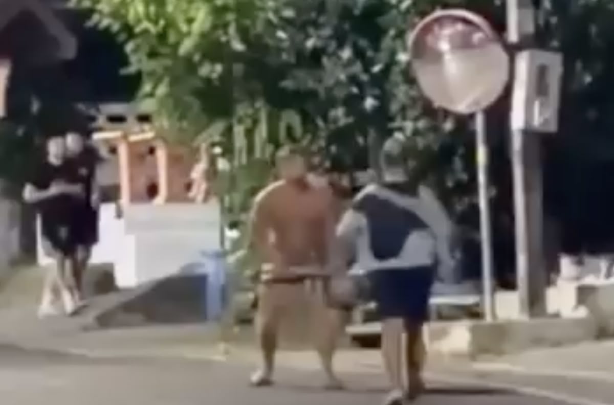 Heftiger Straßenkampf in Phuket: Tourist und Thai verletzt (Video)