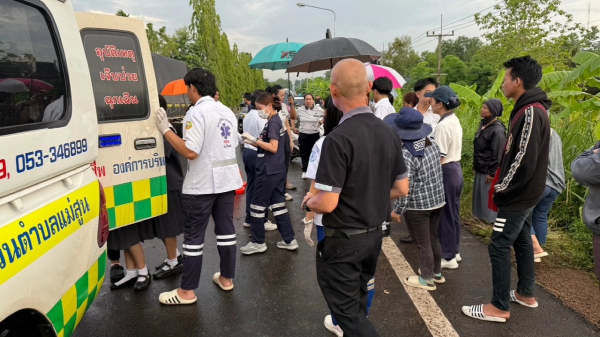 Horror-Crash in Chiang Mai: Schulbus kollidiert mit Pickup – 27 Verletzte