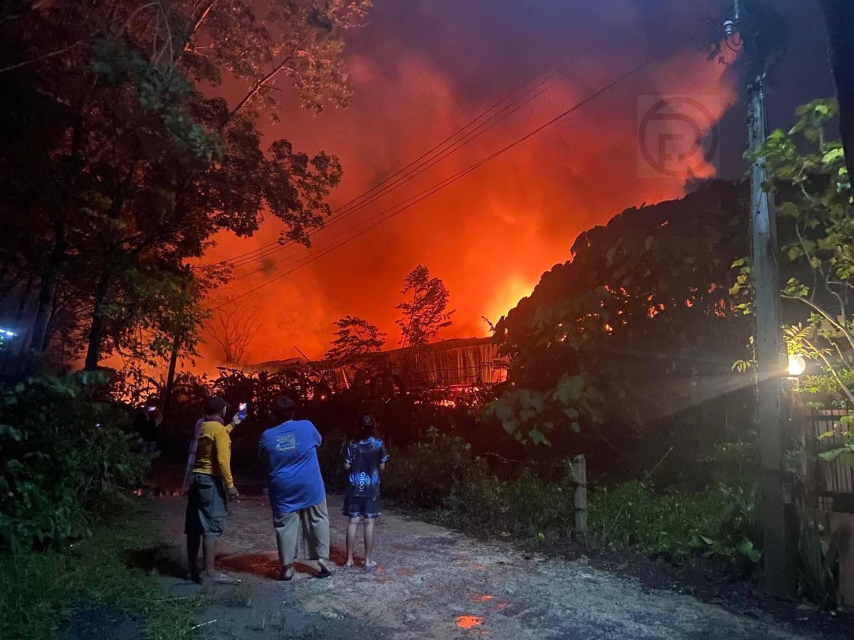 Phuket: 500 Menschen flüchten vor Großbrand