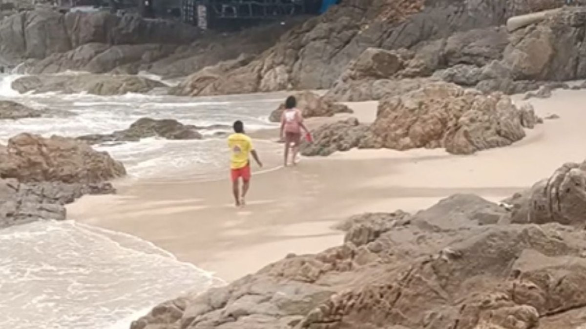 Phuket: Touristin ignoriert Warnflagge und sorgt für Skandal am Strand