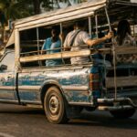 Songthaew, Grab, Mietroller: Fortbewegung in Thailand ohne Auto Songthaew, Grab, Mietroller: Fortbewegung in Thailand ohne Auto
