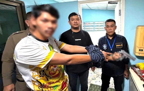 Waffenschieber-Ring in Pathum Thani gesprengt: Facebook-Dealer gefasst