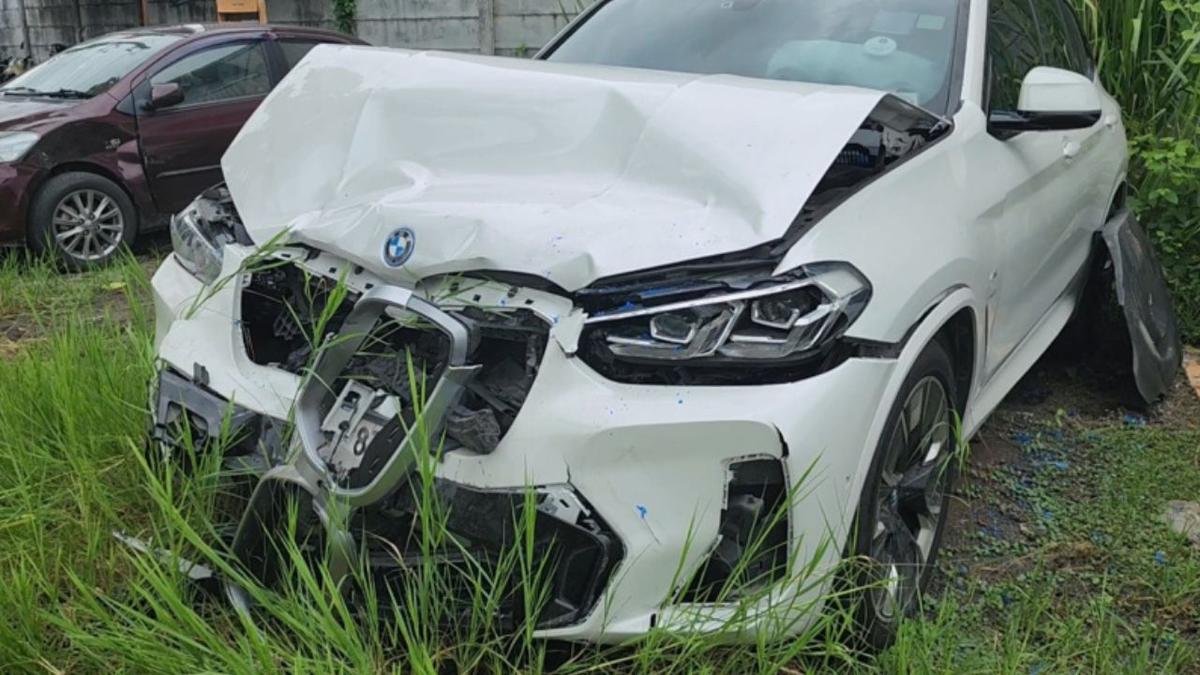BMW eines 15-Jährigen zu Schrott gefahren: 1,3 Mio. Baht Reparatur