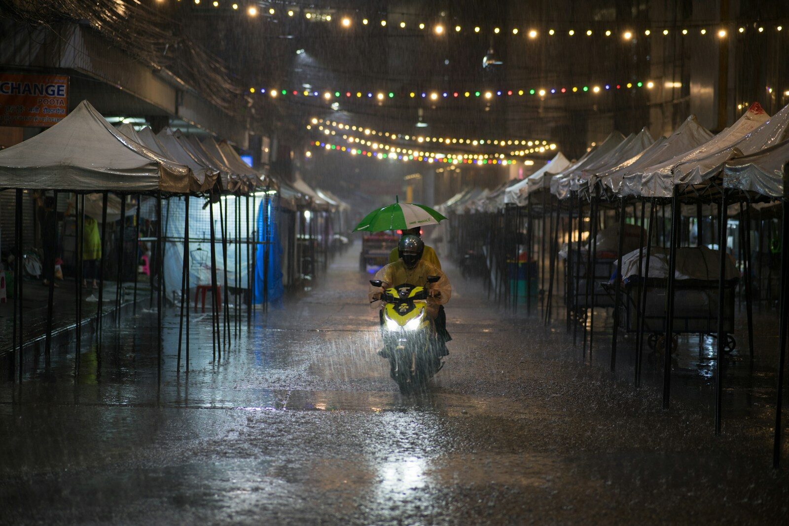 Starkregen über Thailand: Meteorologen warnen vor Flutgefahren