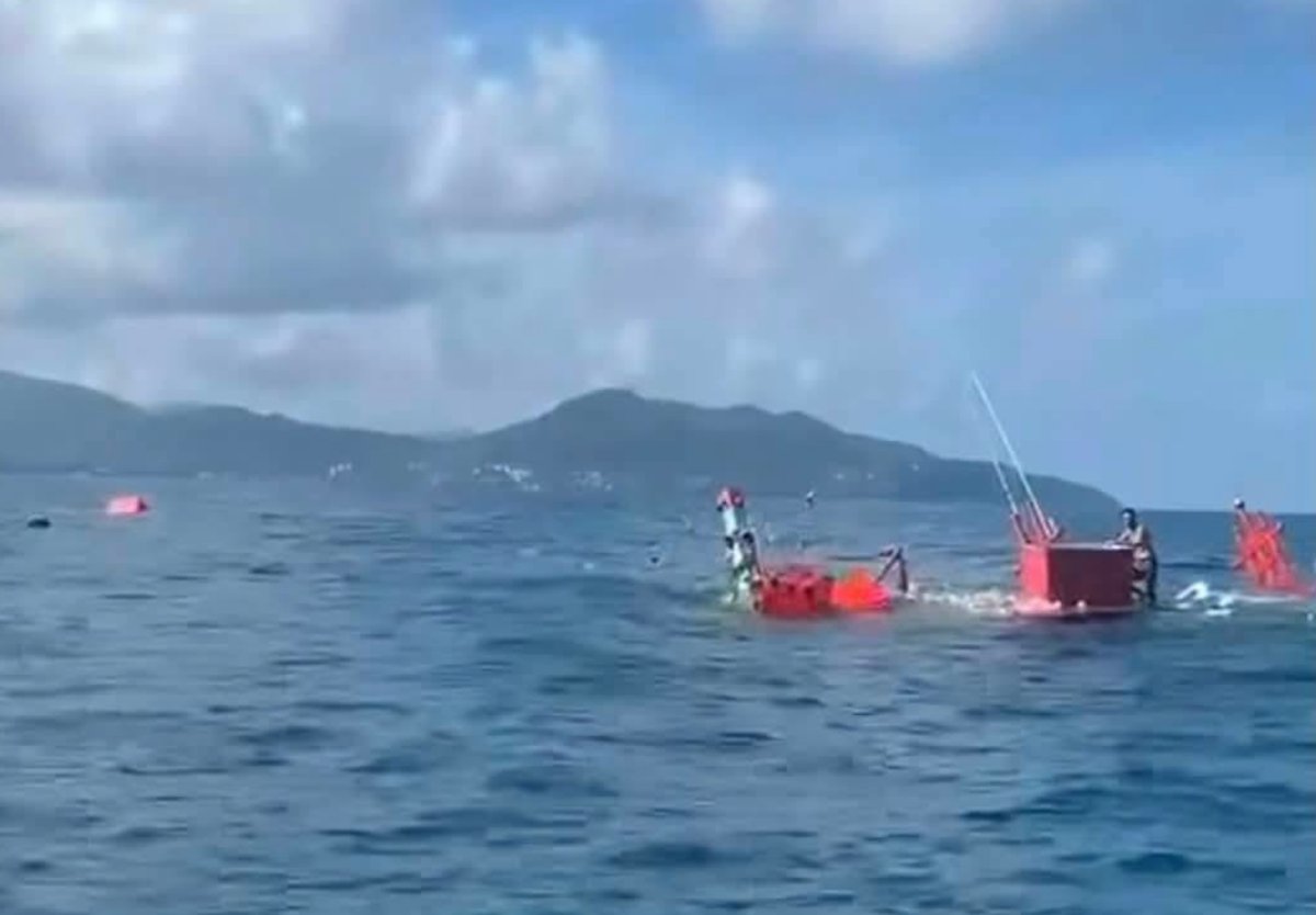 Mann klaut Fischerboot in Phuket – kentertert in rauer See