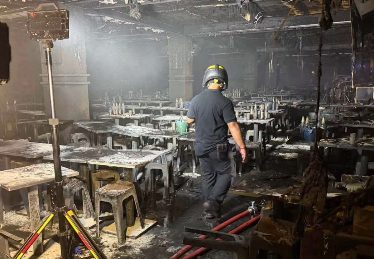 Eilmeldung: Feuer in Bangkok Pub – mindestens 27 Tote (VIDEO)