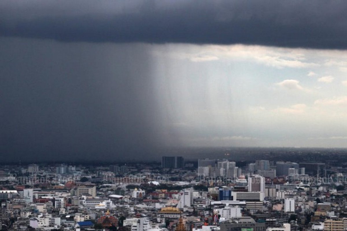 Unwetter-Front über Thailand
