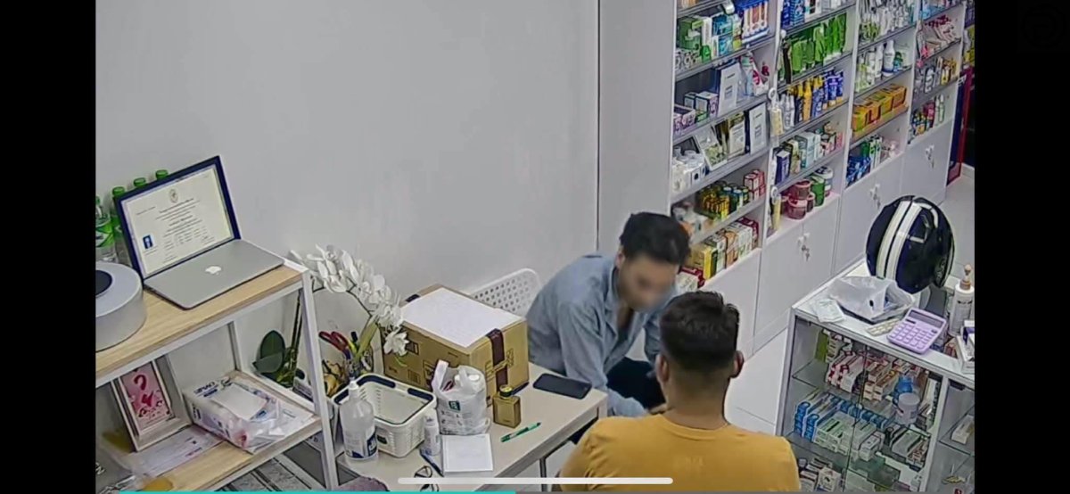 Apotheker mit rätselhaften Spray attackiert