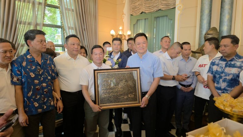 Prayut gratuliert zum 60. Geburtstag des Premiers