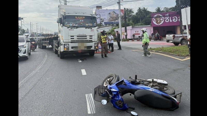 Sattelzug überrollt Motorradfahrerin auf Phuket