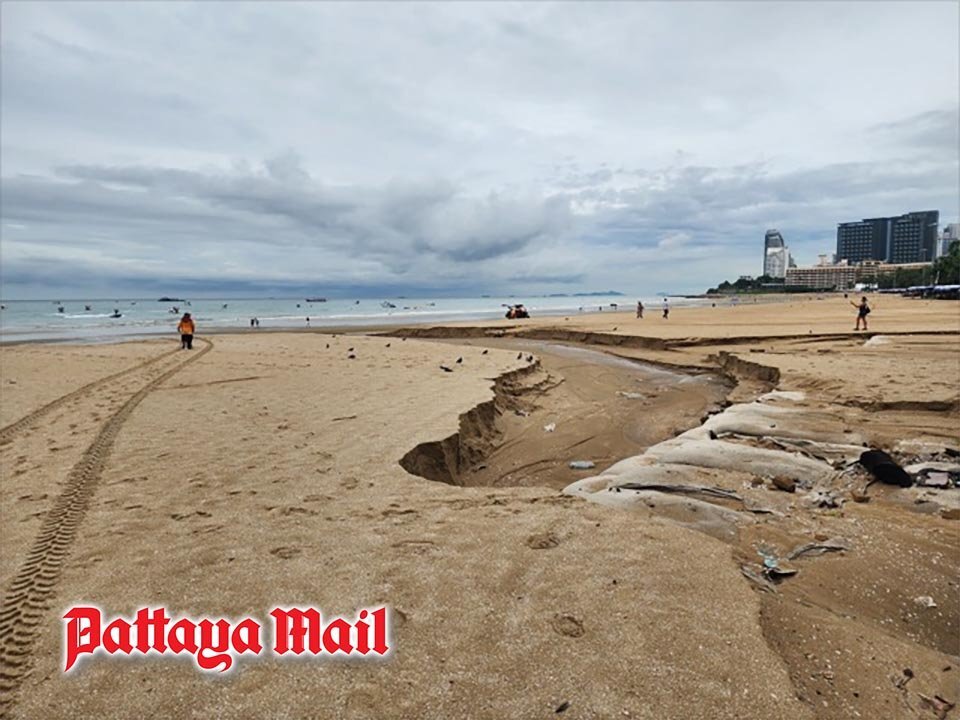 Pattaya Beach verliert durch Starkregen Teile des Ufers