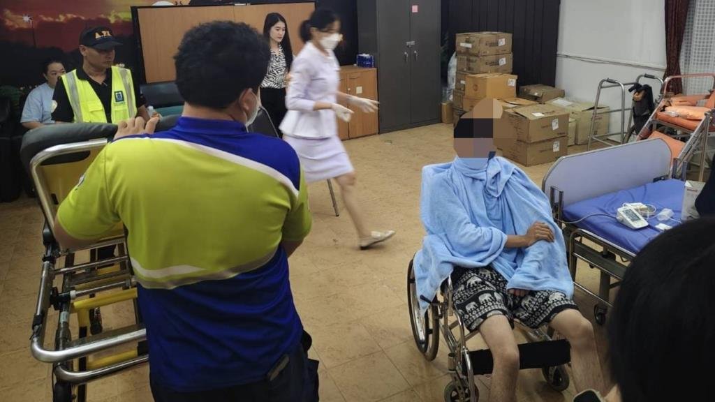 Chinesischer Tourist nach Sprung in Klinik