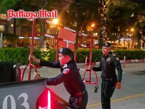 Parkplatz-Frechheit in Pattaya: Beamte räumen Sperren weg