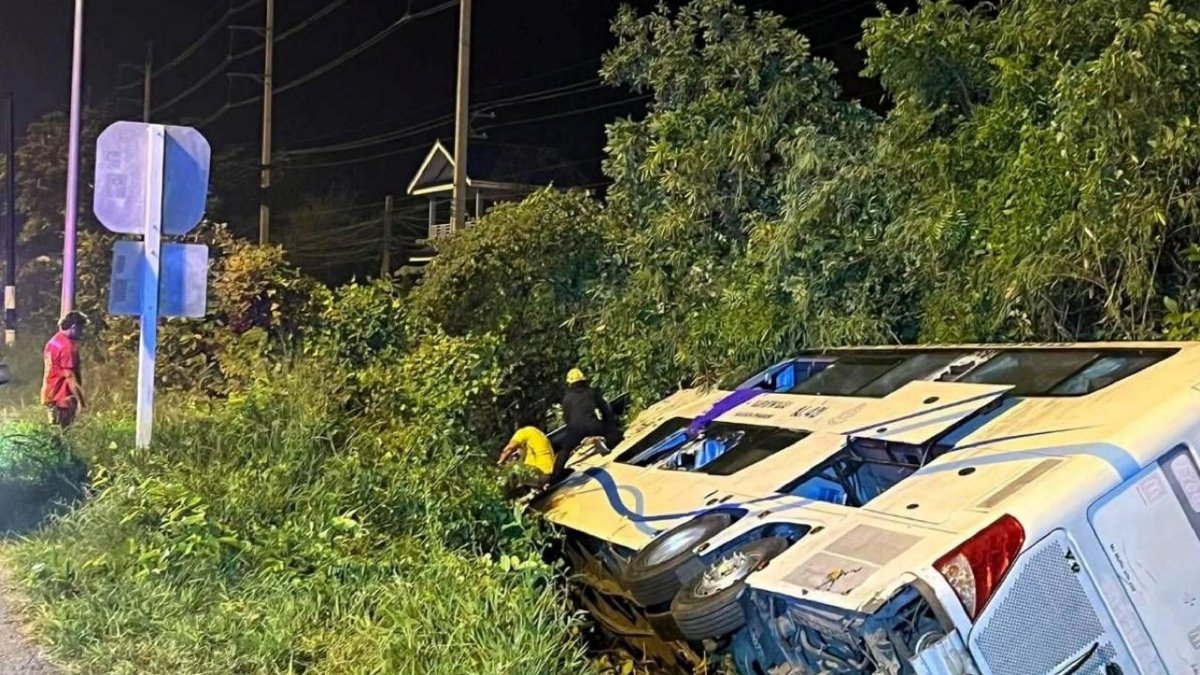Bus-Unglück in Nakhon Ratchasima: Fahrer tot, 39 Verletzte