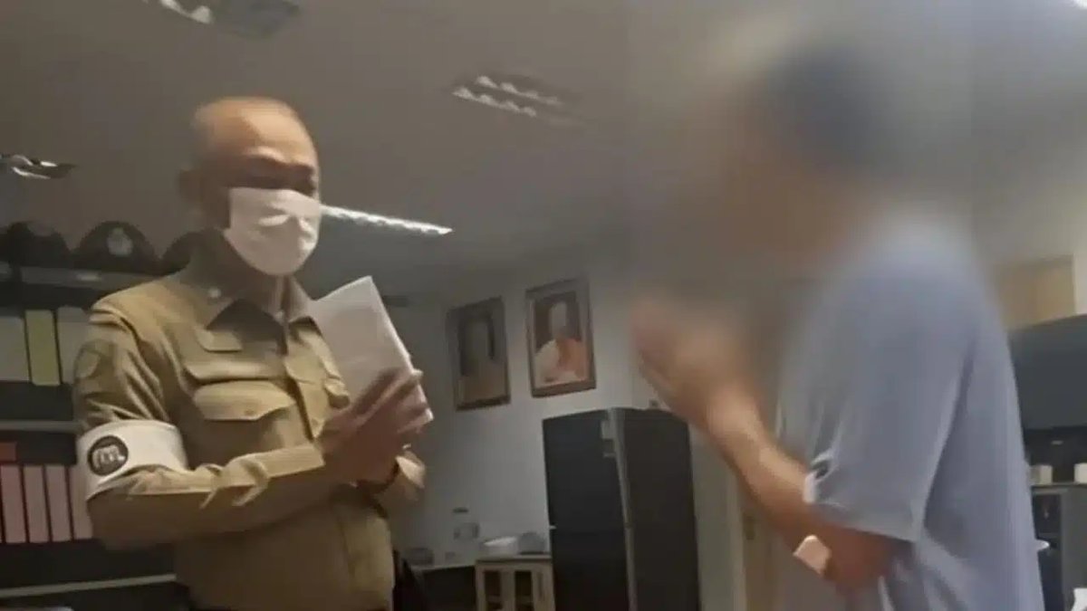 Ellbogen-Hieb gegen Polizist: Bangkoker Autofahrer rastet aus