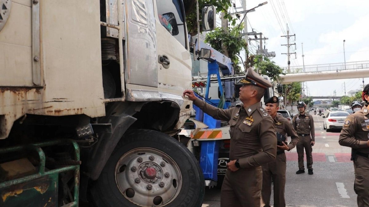 Bangkok: Betrunkener Lkw-Fahrer rammt acht Autos